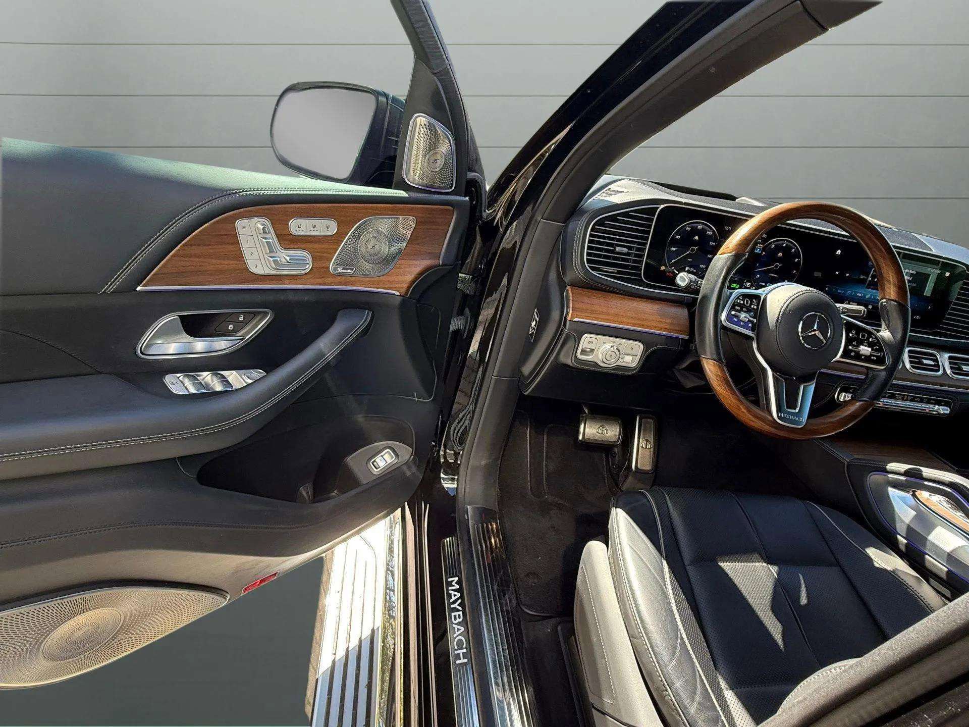 Used 2023 Mercedes-Benz Maybach GLS 600 4MATIC image 30