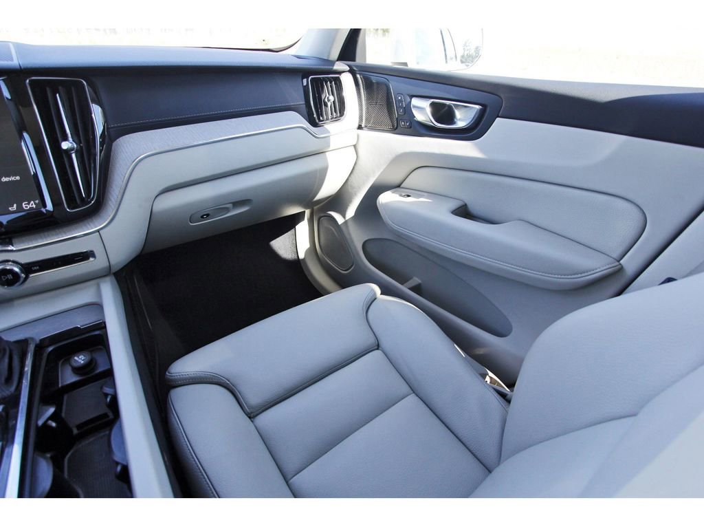 Used 2020 Volvo XC60 T6 Inscription w/ Protection Package Premier image 13