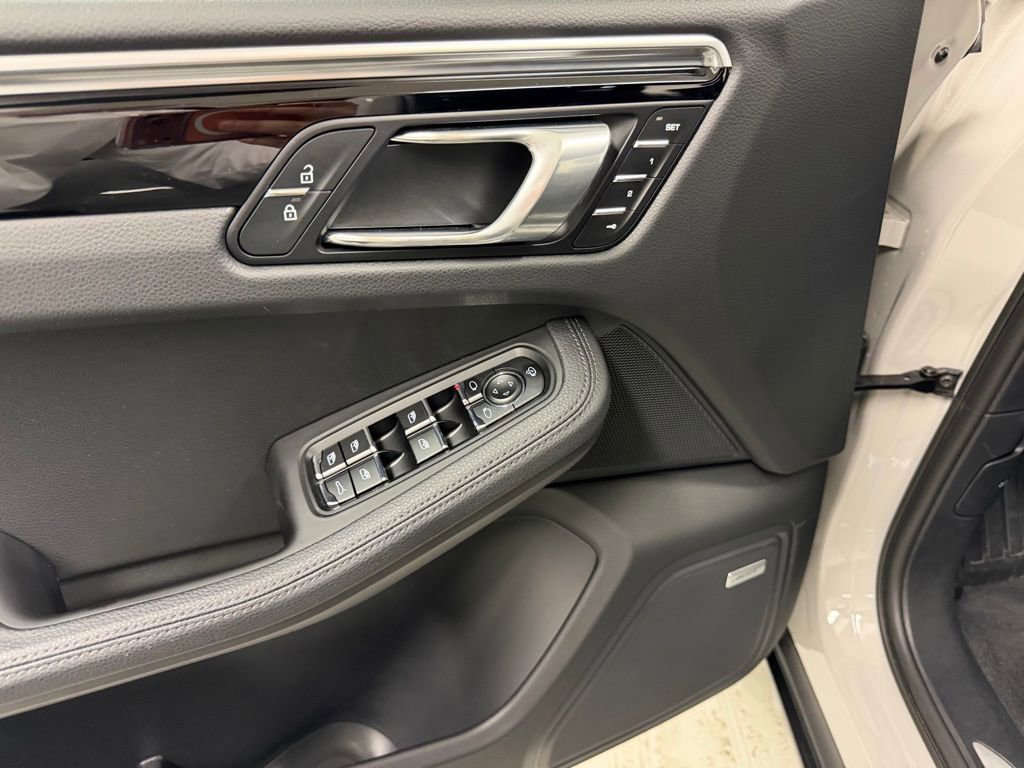 Used 2023 Porsche Macan S image 14
