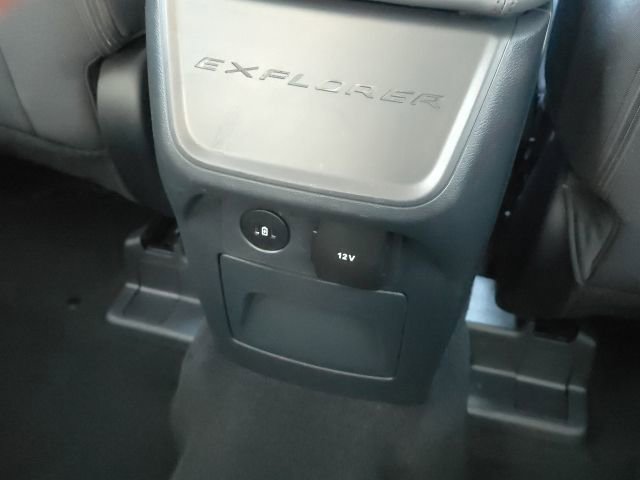 Used 2025 Ford Explorer Active RWD image 18