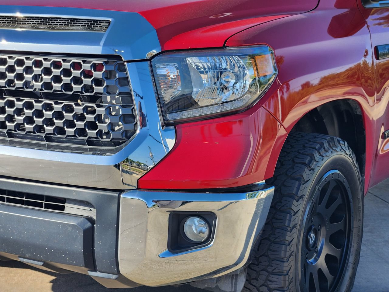 Used 2018 Toyota Tundra SR5 w/ SR5 Upgrade Package RWD image 9