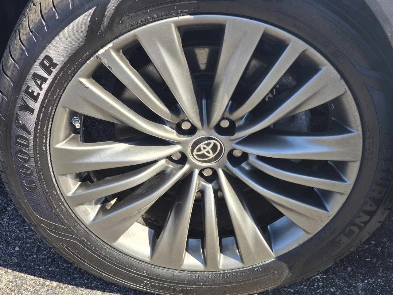 Used 2021 Toyota Highlander Platinum image 12