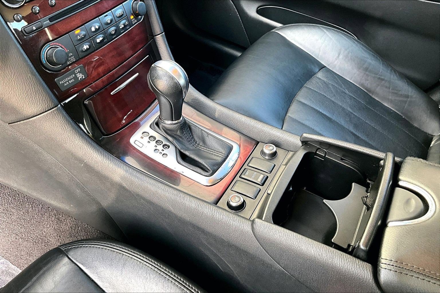 Used 2015 INFINITI QX50 Journey w/ Premium Package image 16