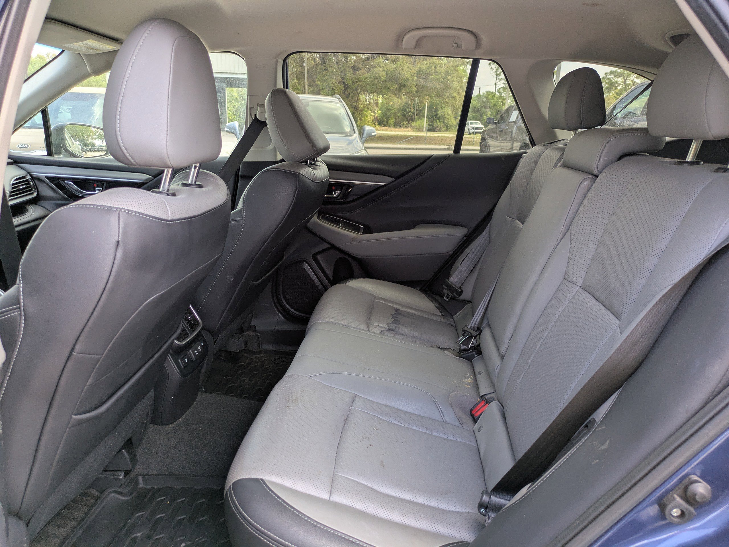 Used 2021 Subaru Outback Limited image 12