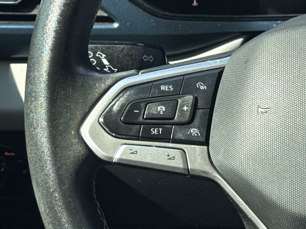 Used 2023 Volkswagen Taos SE w/ Panoramic Sunroof Package FWD image 22