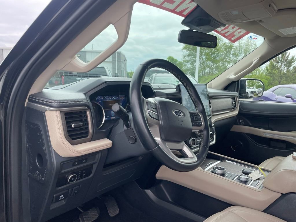 Used 2024 Ford Expedition Limited AWD/4WD image 10