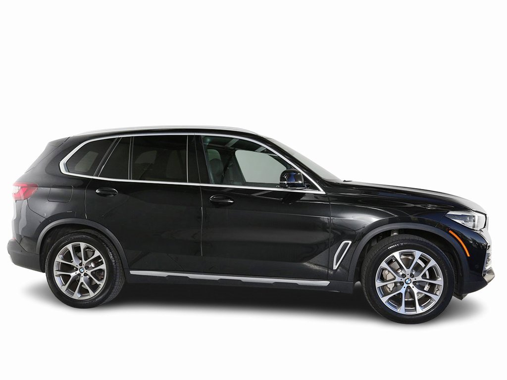 Used 2022 BMW X5 xDrive40i w/ Parking Assistance Package image 11