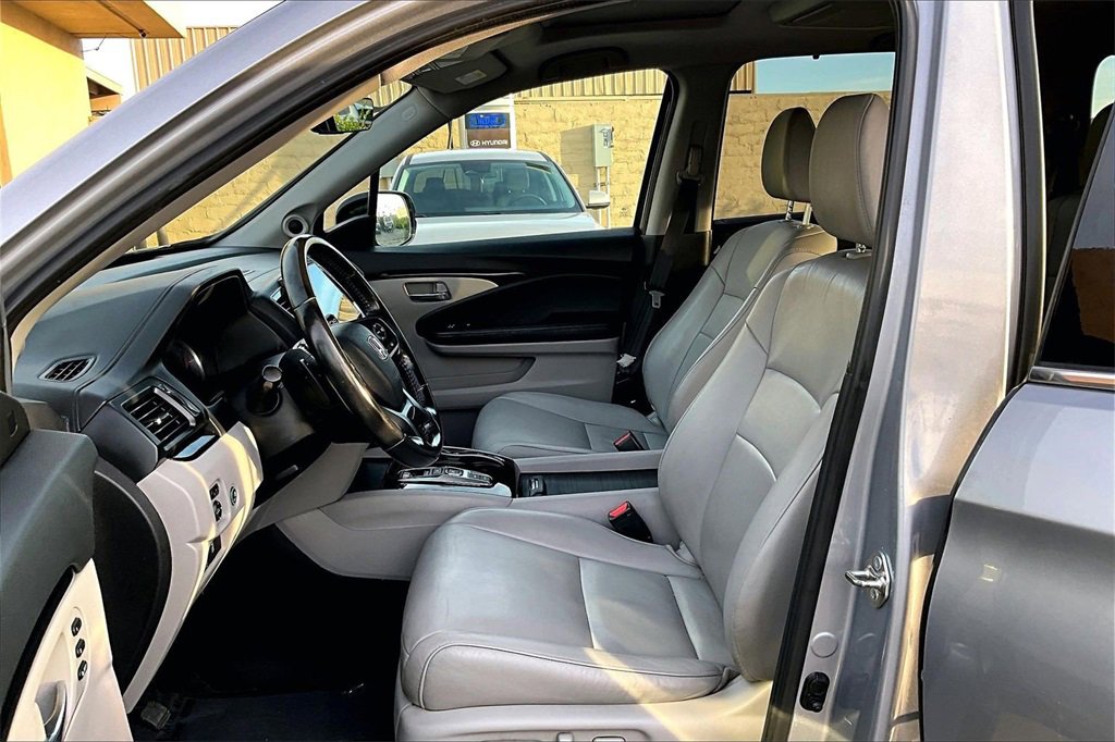 Used 2019 Honda Pilot Touring image 14
