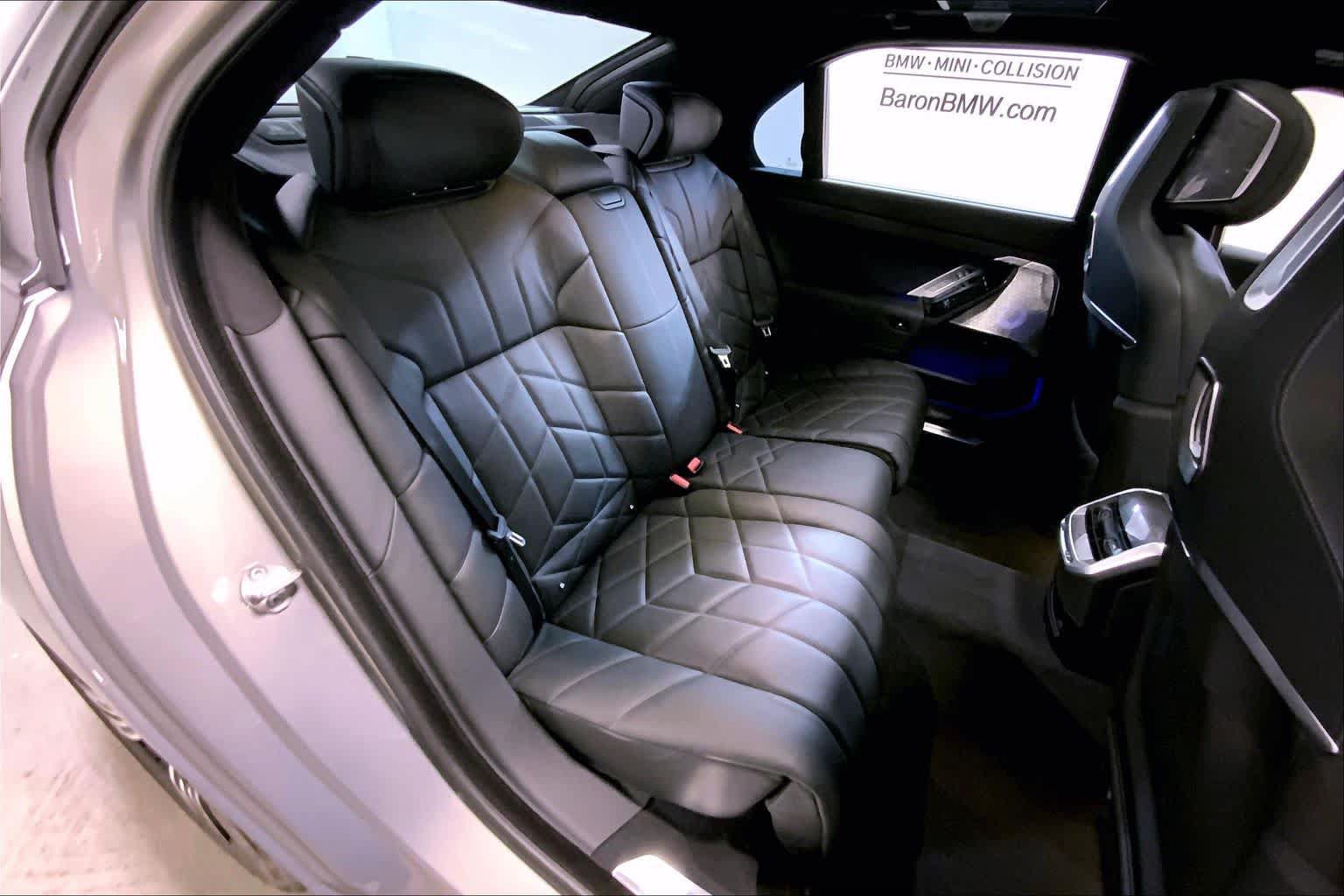 Used 2023 BMW 760i xDrive AWD/4WD image 20