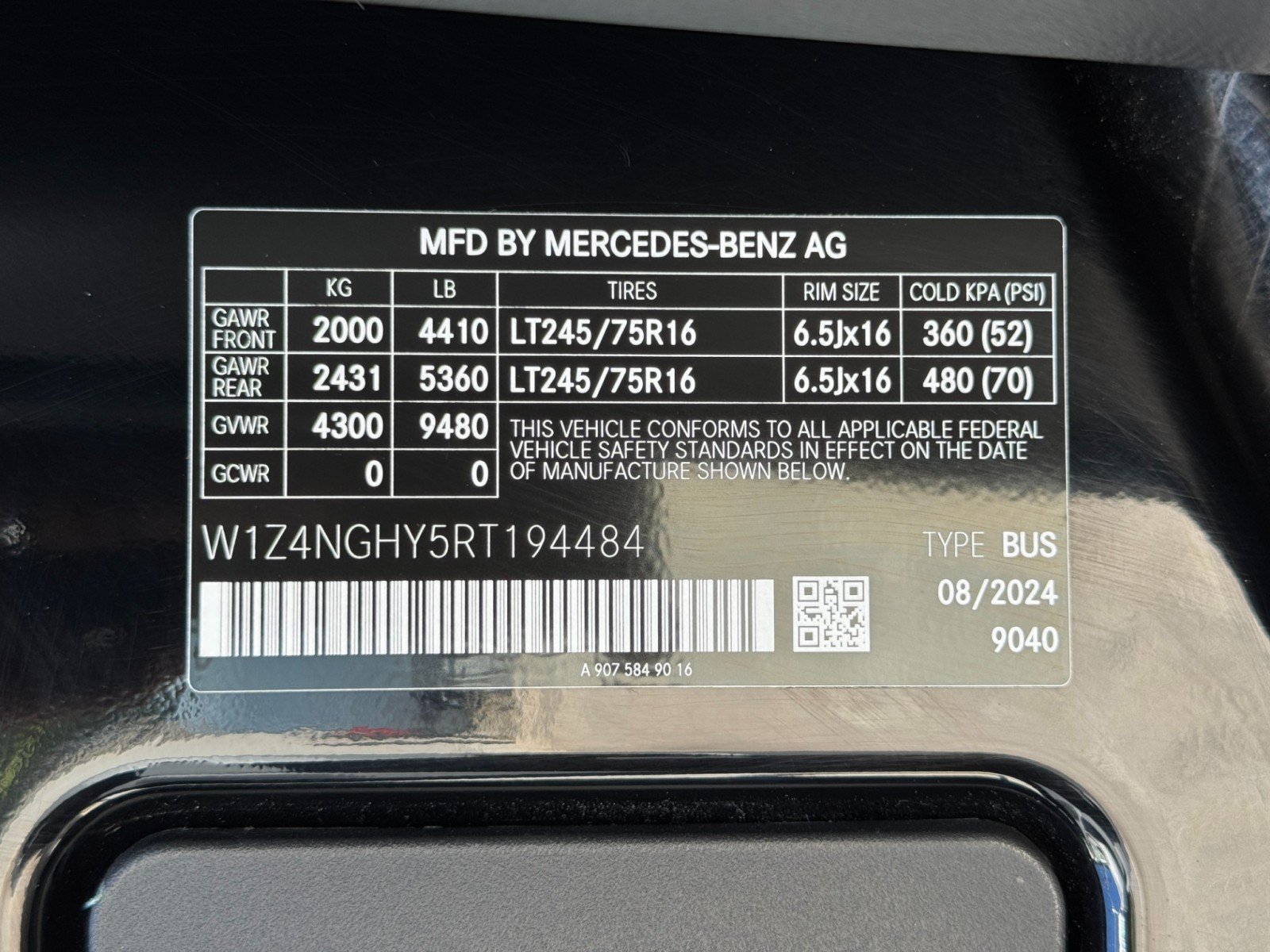 Used 2024 Mercedes-Benz Sprinter 2500 image 42