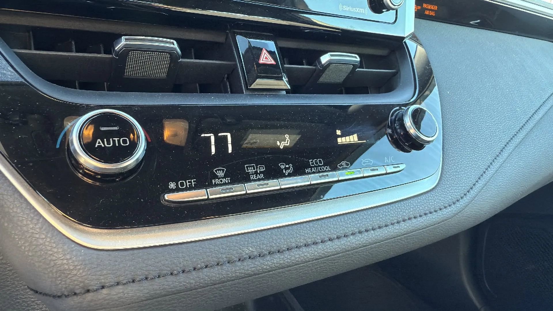 Used 2022 Toyota Corolla SE FWD image 16
