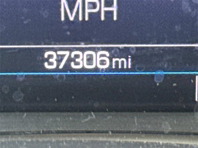 Used 2022 GMC Terrain SLE w/ Elevation Edition image 32