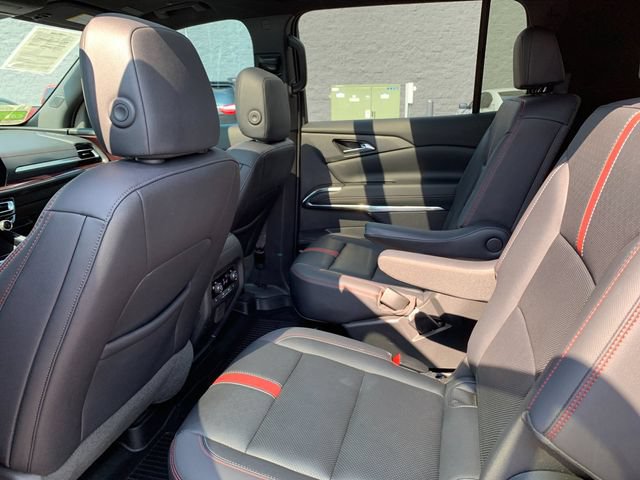 Used 2024 Chevrolet Traverse RS w/ LPO, Floor Liner Package AWD/4WD image 13
