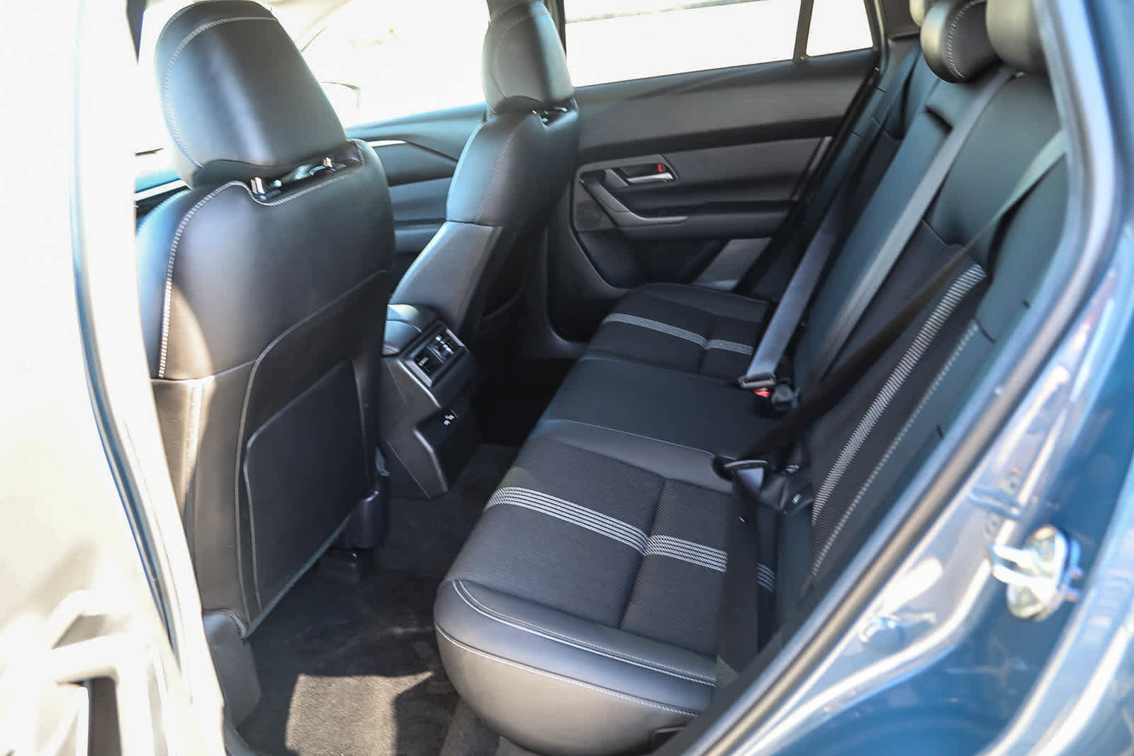 Used 2024 MAZDA CX-50 AWD 2.5 S w/ Weather Package image 16