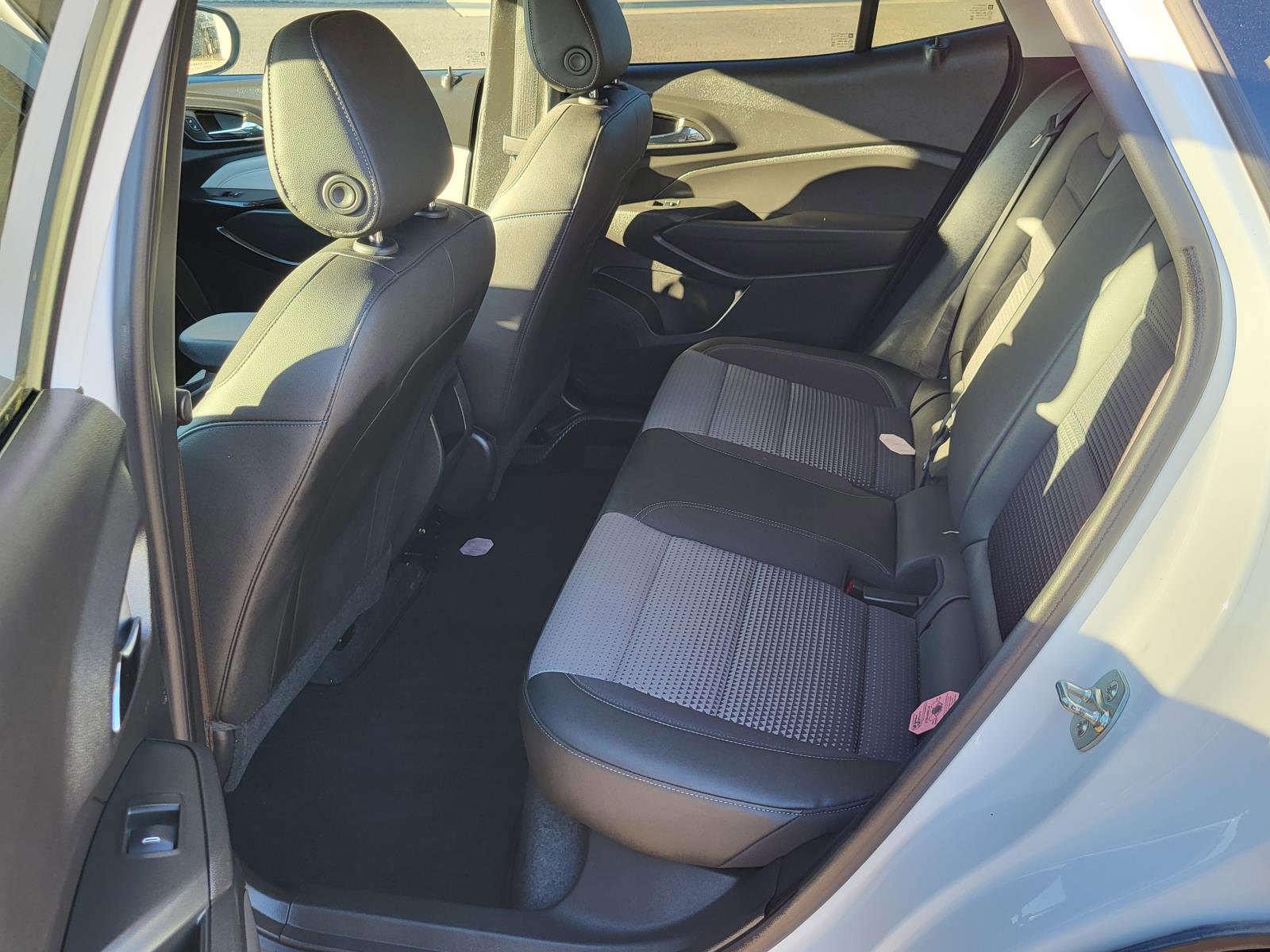 Used 2025 Chevrolet Trax LT w/ LT Convenience Package image 13