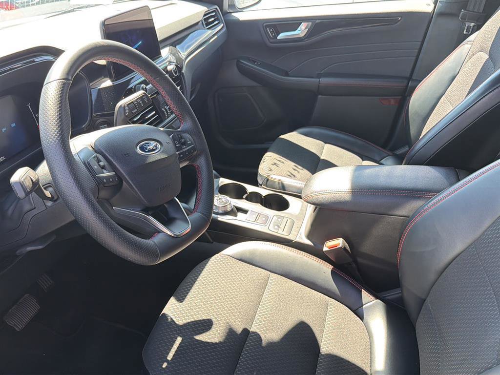 Used 2025 Ford Escape ST-Line FWD image 5