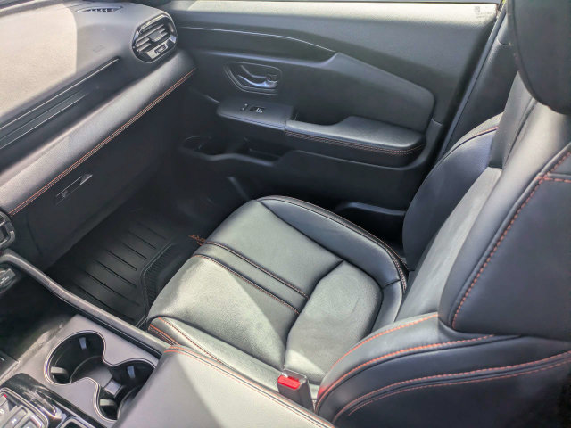 Used 2025 Honda Pilot TrailSport image 18