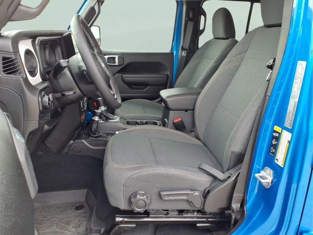 Used 2025 Jeep Wrangler Unlimited Sport AWD/4WD image 12
