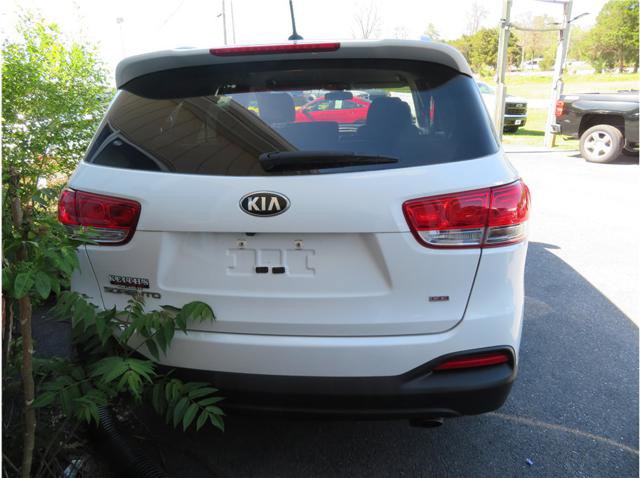 Used 2017 Kia Sorento FWD image 17