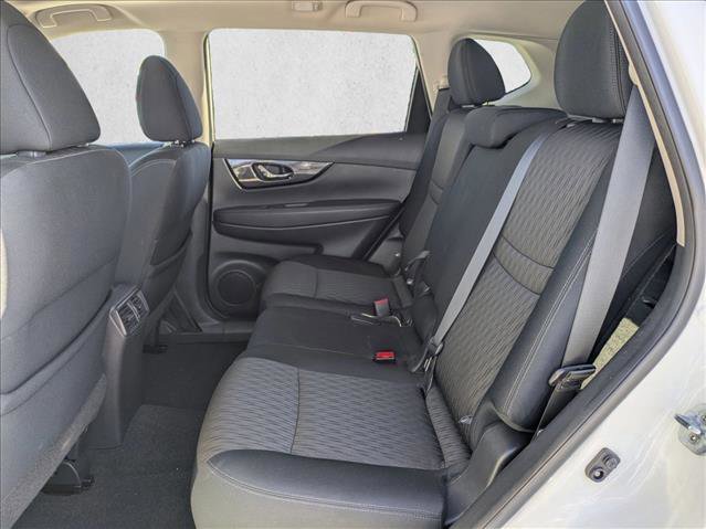 Used 2017 Nissan Rogue SV image 18