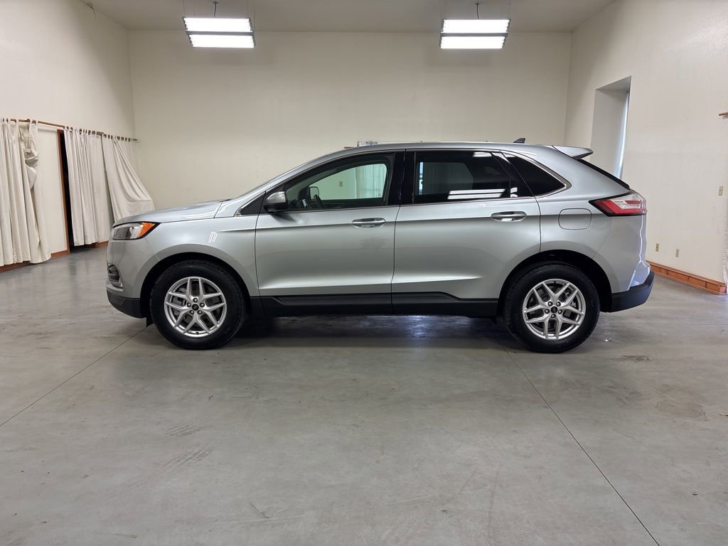 Used 2024 Ford Edge SEL w/ Convenience Package image 5