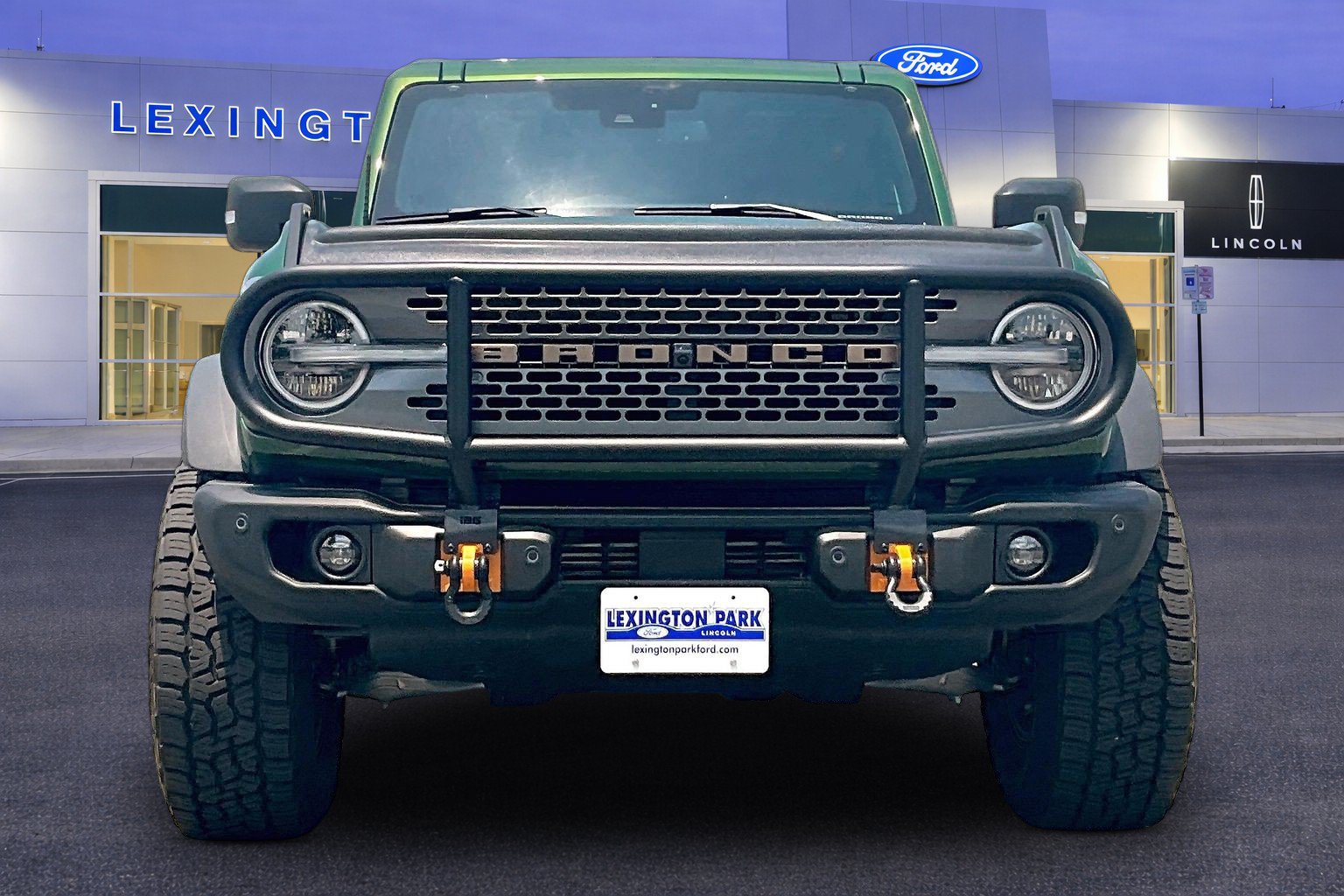 Used 2025 Ford Bronco Badlands AWD/4WD image 2