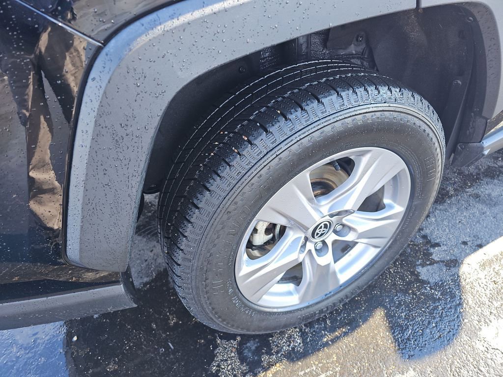 Used 2022 Toyota RAV4 XLE w/ Convenience Package image 14