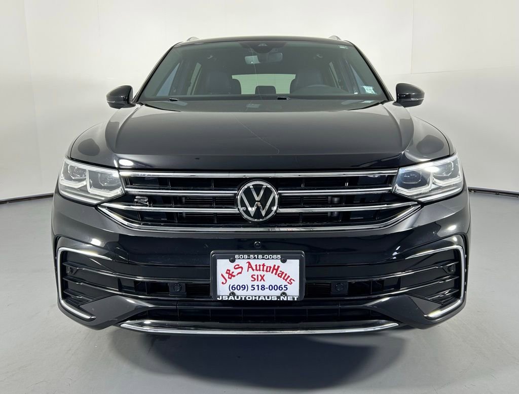 Used 2022 Volkswagen Tiguan SEL R-Line image 2