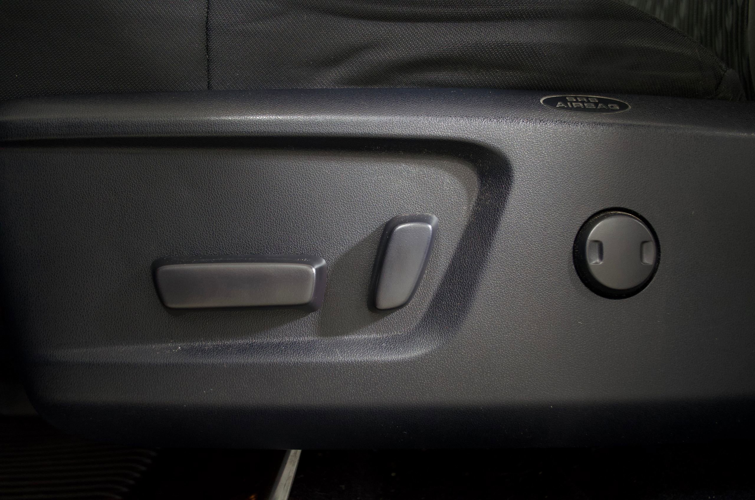 Used 2020 Toyota Tundra SR5 w/ SR5 Upgrade Package AWD/4WD image 14