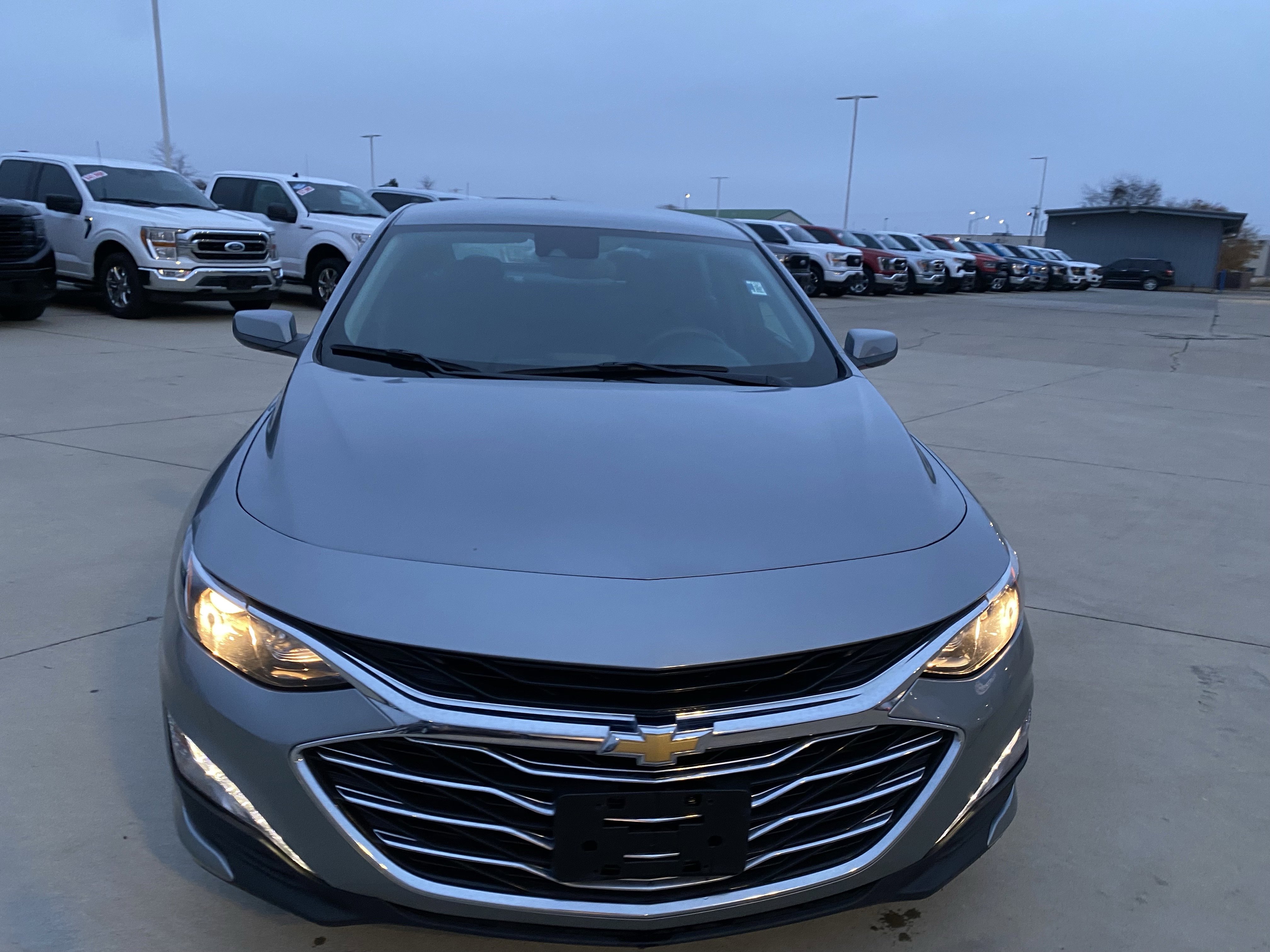 Used 2024 Chevrolet Malibu LT image 2