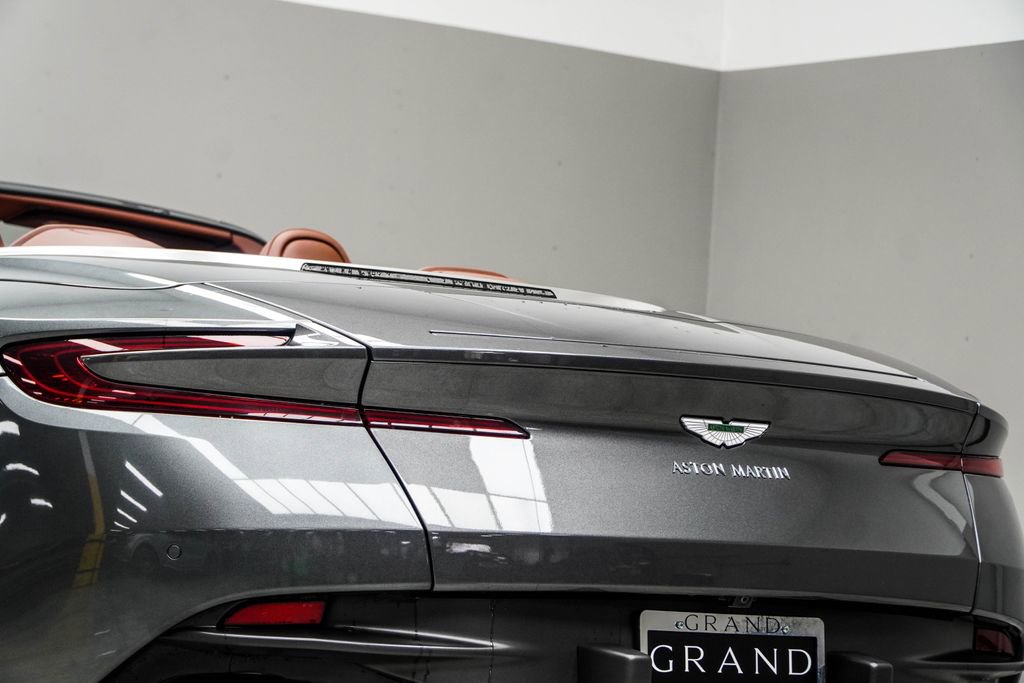 Used 2019 Aston Martin DB11 Volante RWD image 17