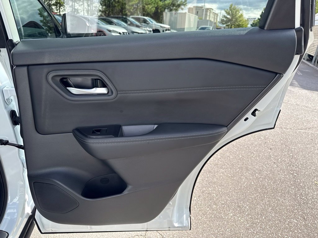 Certified 2026 Nissan Rogue Dark Armor FWD image 23