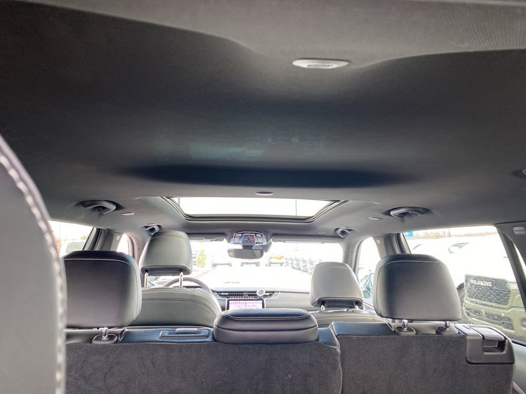 Used 2023 Jeep Grand Cherokee L Overland image 18