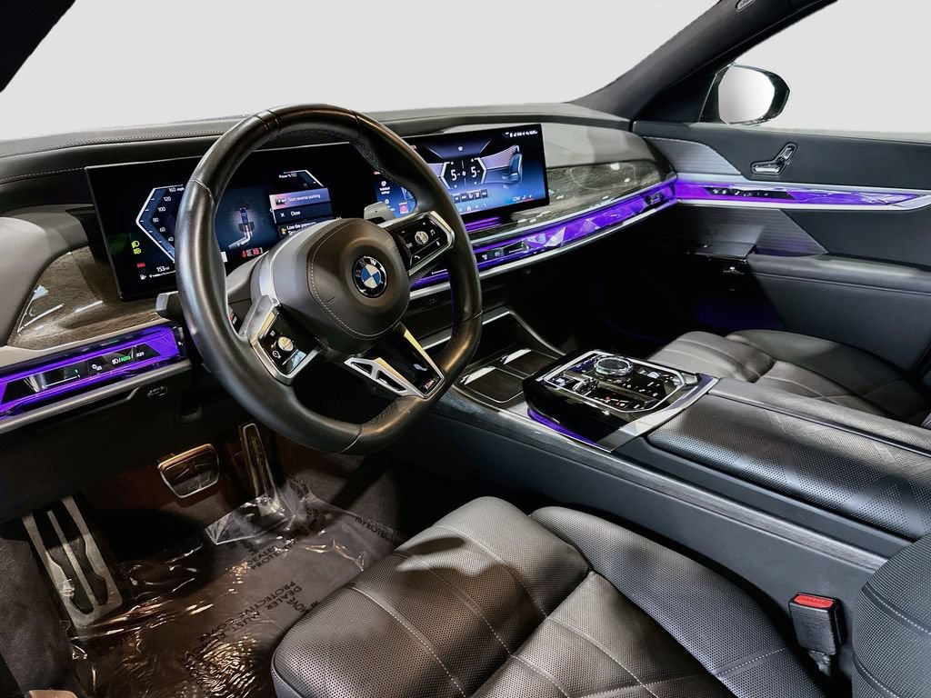 Used 2024 BMW 740i w/ Premium Package RWD image 9