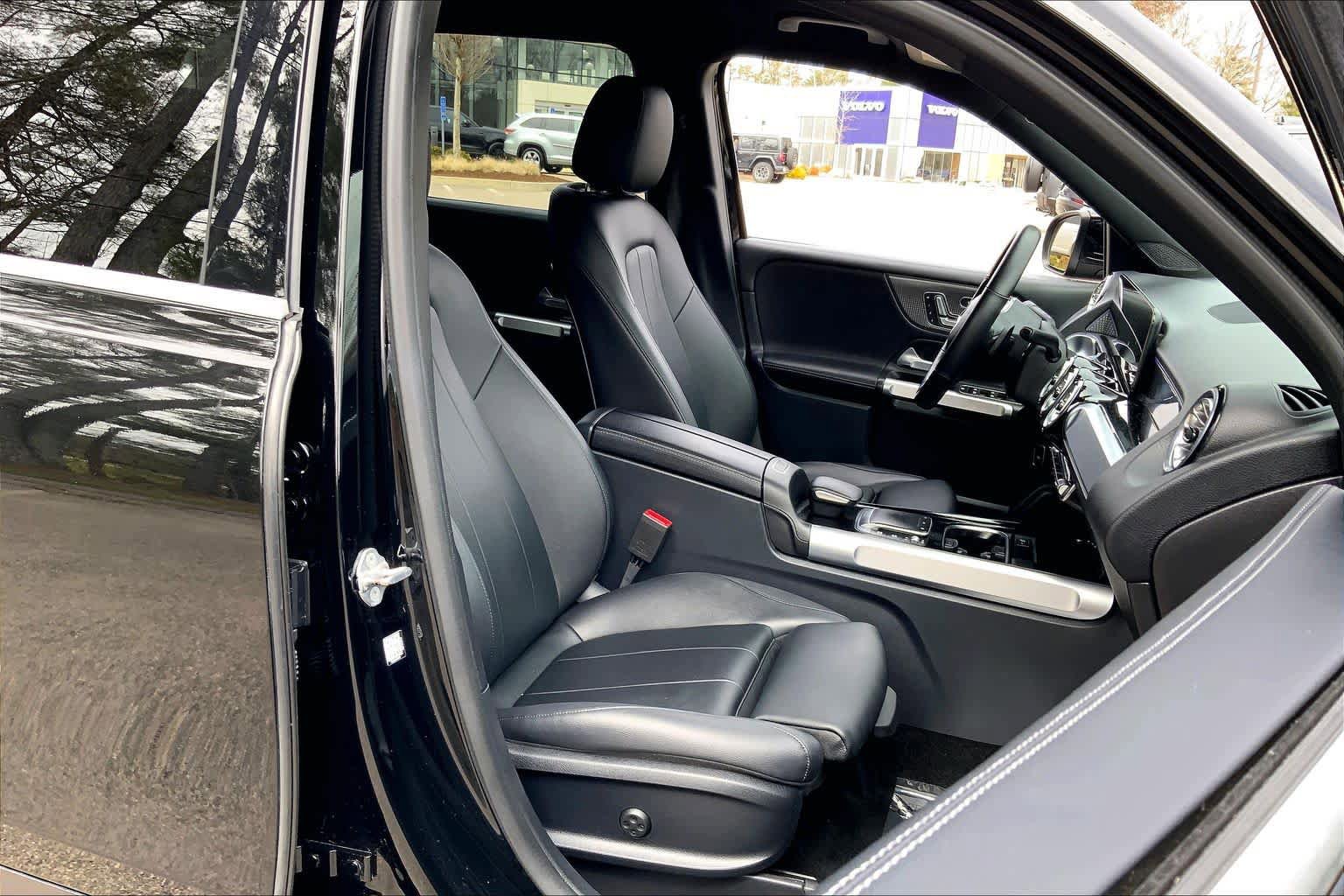Used 2022 Mercedes-Benz GLB 250 4MATIC image 8