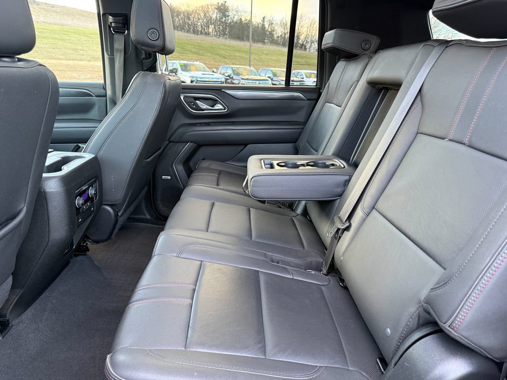 Used 2024 Chevrolet Suburban RST AWD/4WD image 27