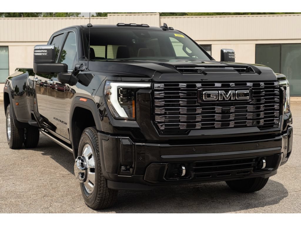New 2026 GMC Sierra 3500 Denali Ultimate w/ LPO, Black Badging Package AWD/4WD image 36