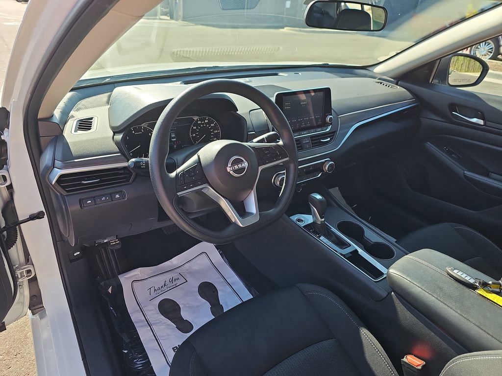 Used 2025 Nissan Altima 2.5 SV image 20