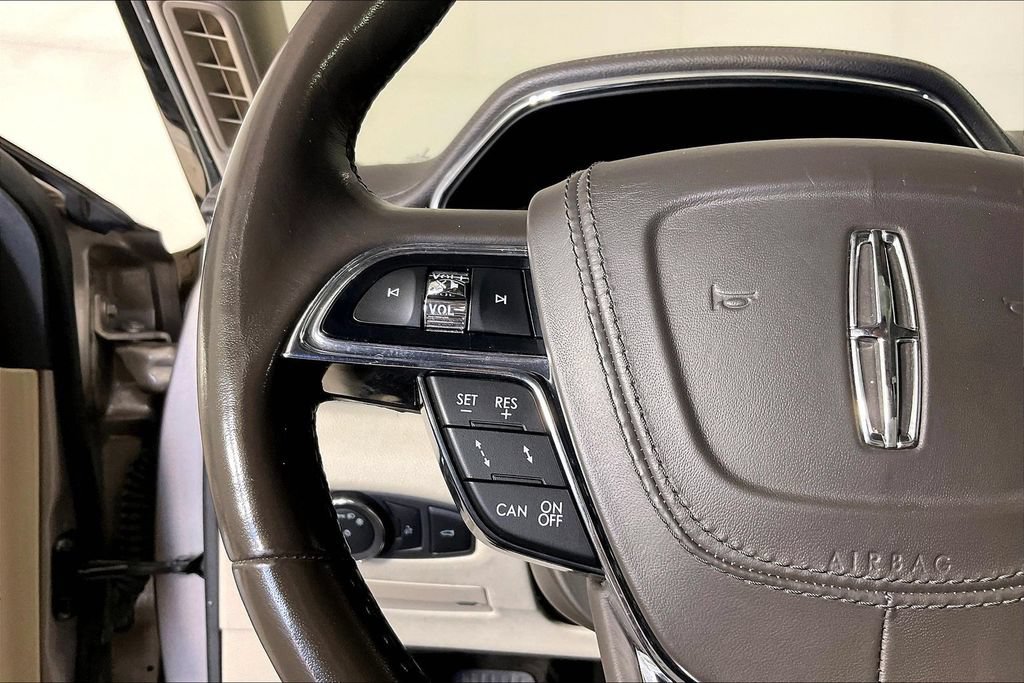 Used 2019 Lincoln Continental Reserve AWD/4WD image 24