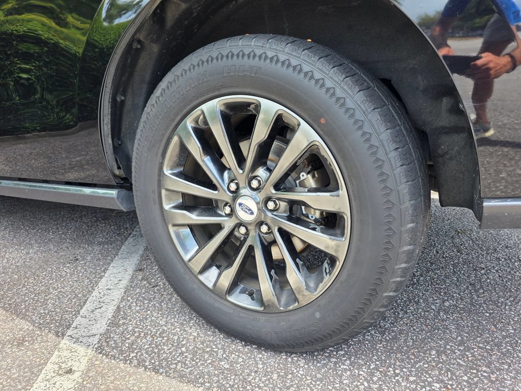 Used 2019 Ford Expedition Limited RWD image 34