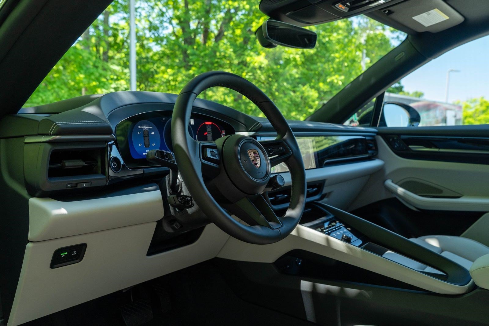 New 2026 Porsche Macan 4 Electric AWD/4WD image 5