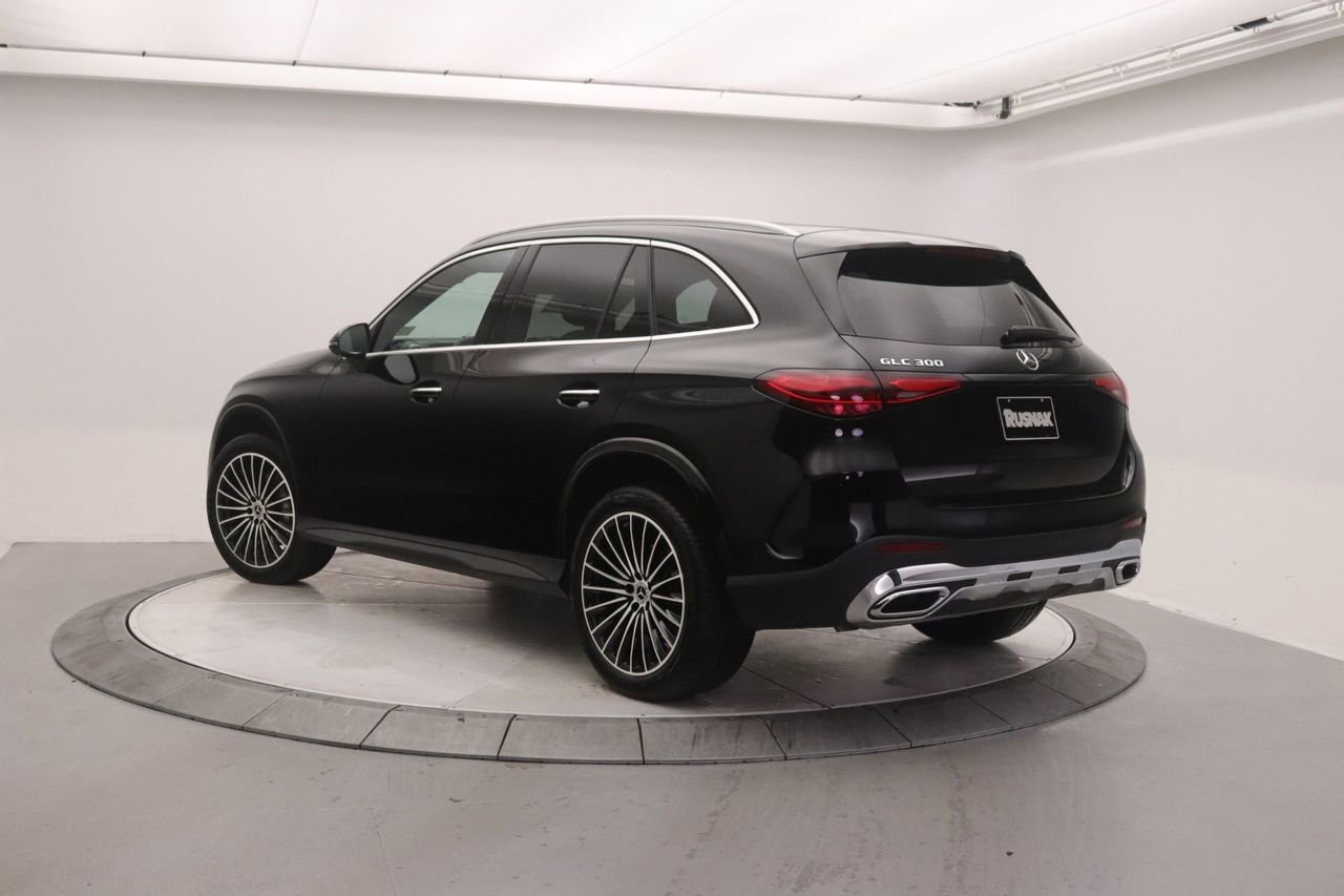 New 2026 Mercedes-Benz GLC 300 image 2