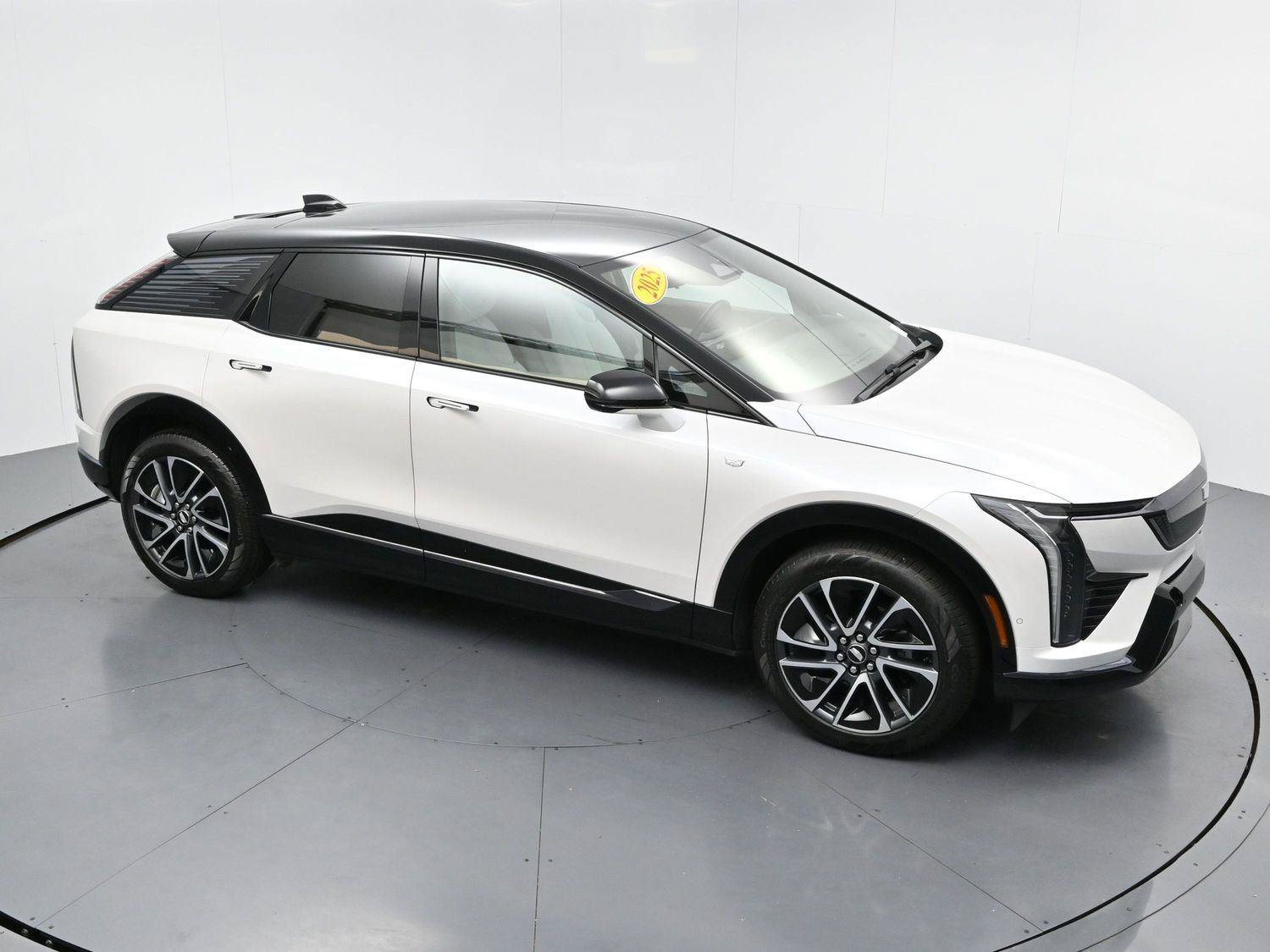 Certified 2025 Cadillac Optiq Sport 1 AWD/4WD image 41