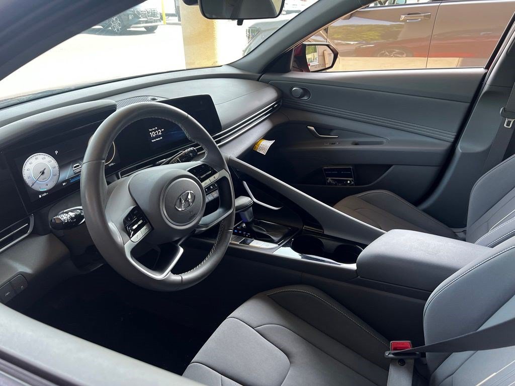 Certified 2023 Hyundai Elantra SEL w/ Convenience Package FWD image 4