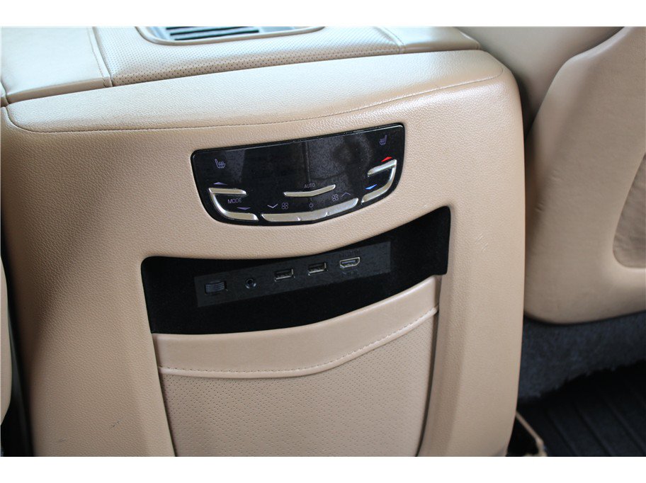 Used 2018 Cadillac Escalade Platinum AWD/4WD image 29