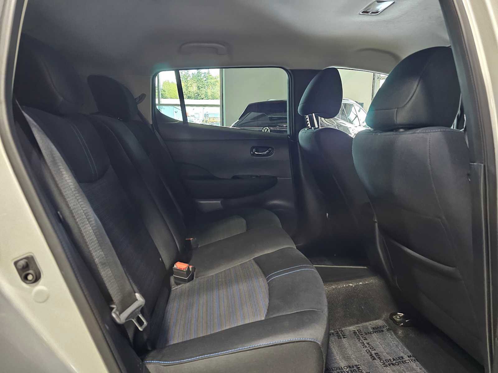 Used 2018 Nissan Leaf SV w/ SV Technology Package image 12