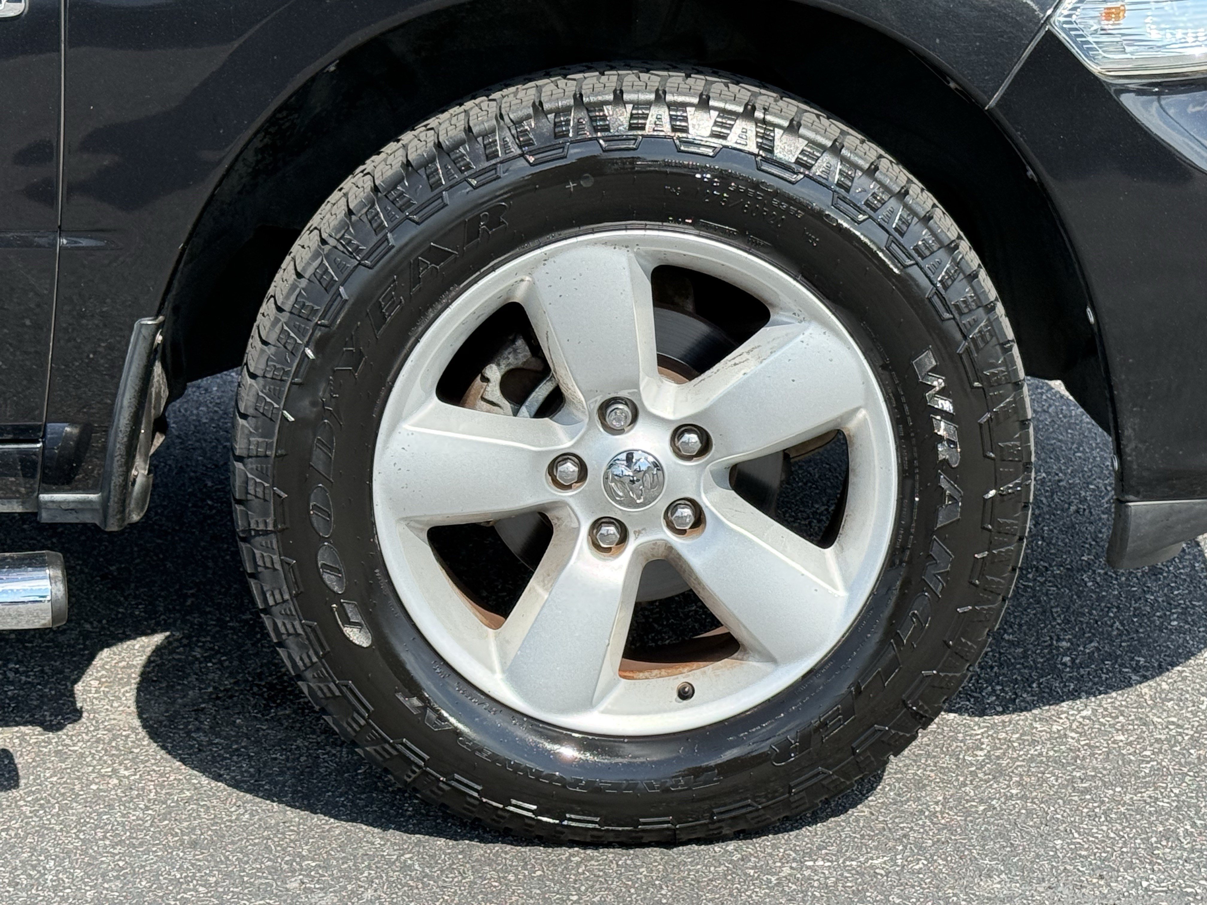 Used 2015 RAM 1500 Express RWD image 13