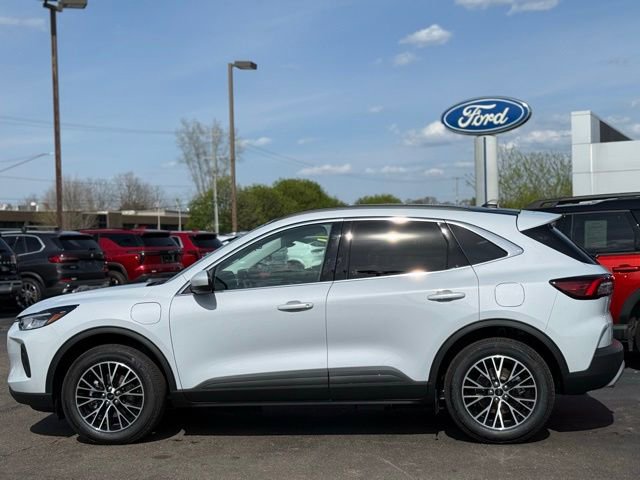 Used 2026 Ford Escape SE w/ Class II Trailer Tow Package FWD image 47