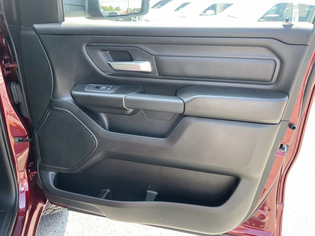 Used 2025 RAM 1500 Warlock AWD/4WD image 27