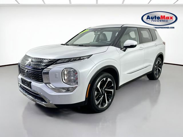 Used 2022 Mitsubishi Outlander SE image 1